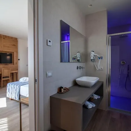 Aqua Boutique Bed & Breakfast *