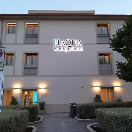Aqua Boutique